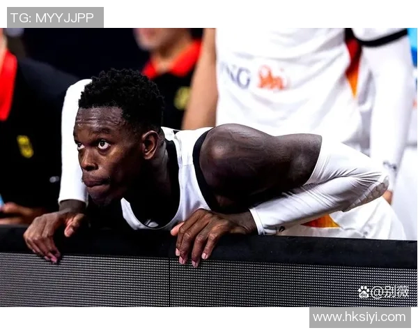 美国男篮队大胜对手获得国际篮球赛胜利，击败对手30分！