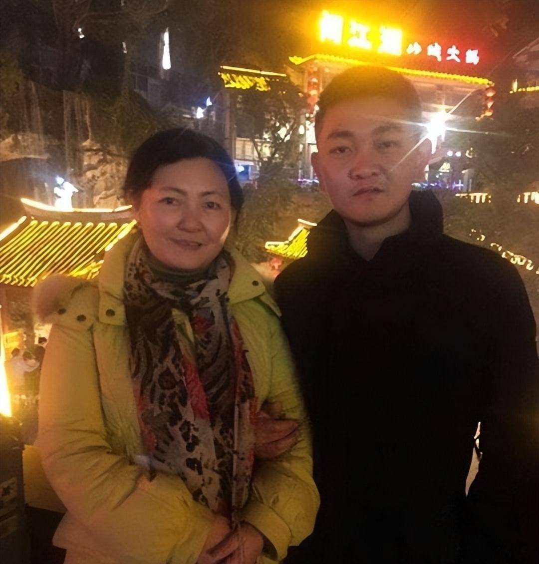 92年重庆保姆偷走雇主儿子26年后归还生母：养废了爱体育官网才还给我(图13)