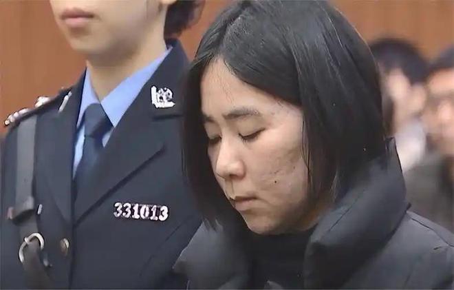 2017年“保姆纵火案”8年后再婚生女如今“反噬”还是来了(图7)